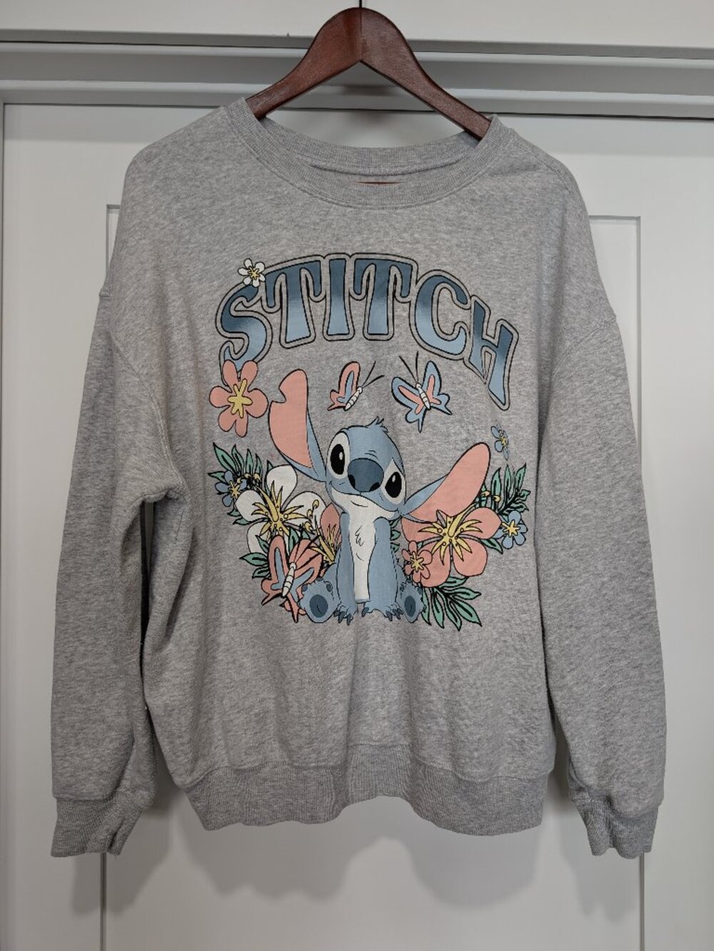 Women's XXL Stitch Gray Crewneck Sweatshirt NWT